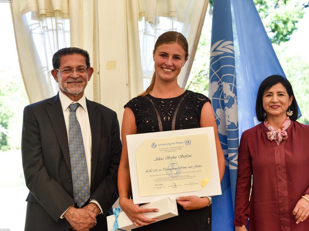 វិស័យ និងច្បាប់: អត្ថន័យ និងសារៈសំខាន់