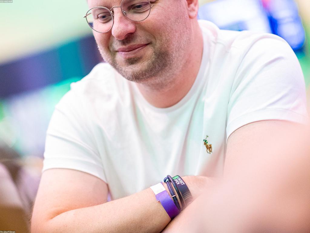 យុទ្ធសាស្ត្រកាស៊ីណូ: ការផ្តល់ជូននៃការលេងម៉ាស៊ីនកាស៊ីណូ